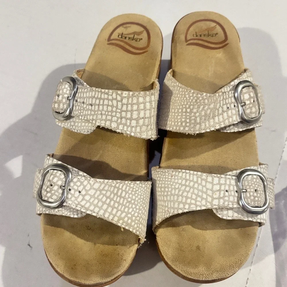 Dansko Sophie slip on leather sandals women's size 38 US 8 cream/ beige comfort